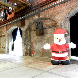 Giant Santa Inflatable Deutsche Inflatable by Inflatable24.com